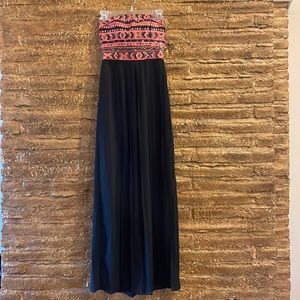 Strapless formal dress